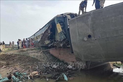 Pakistan ban bố tình trạng khẩn cấp sau vụ tai nạn đường sắt kinh hoàng